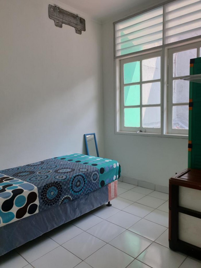 Rumah Kost Dijual Semi Furnished di Cluster Meadow Green Lippo Cikarang